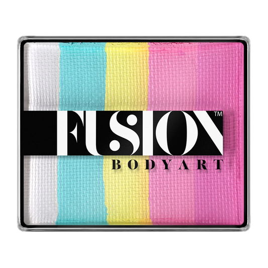 Fusion Body Art Cotton Candy allergivenlig ansigtsmaling som rainbow cake/split cake i pastelfarverne hvid, blå, gul og lyserød 40 g